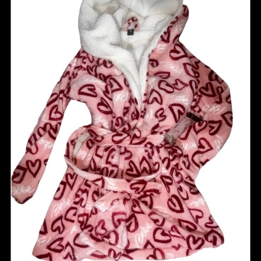 💕🚫Sold🚫NWTS Women’s Bebe pink plush robe with red hearts size Large MSRP:$60